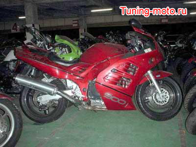 Suzuki RF900